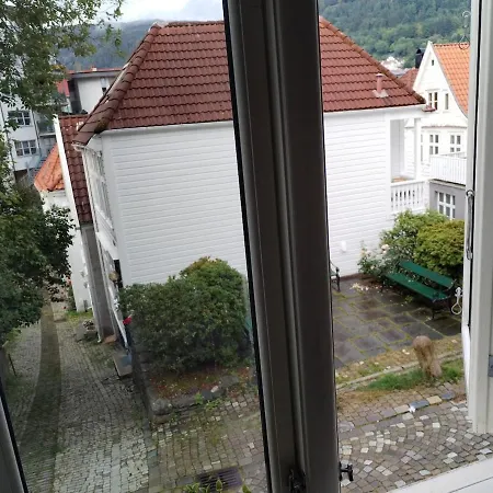 Downtown, Free Parking, 4 Bedrooms, Nordnes, Bryggen, شقة *