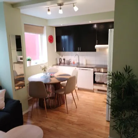 شقة Downtown, Free Parking, 4 Bedrooms, Nordnes, Bryggen,
